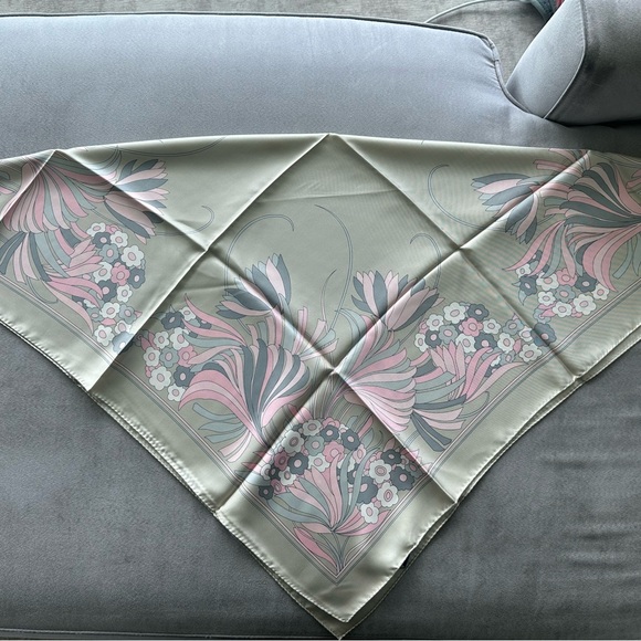 Vintage Venice Simplon Orient Express Floral 100% Silk Scarf in Pink and Sage - Picture 5 of 6